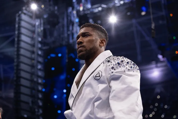 Eddie Hearn: "Anthony Joshua vs Jake Paul probablemente rompería internet"