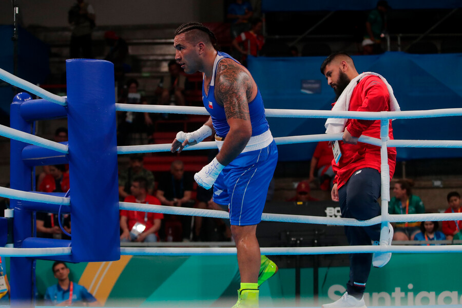 Miguel Véliz: "Ojalá pueda brindar a las nuevas generaciones la mano que a mí me faltó"